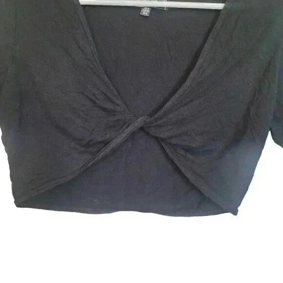 Missguided Women's Black Viscose/Spandex Knit Knot Front Cropped T-Shirt - Picture 4 of 5